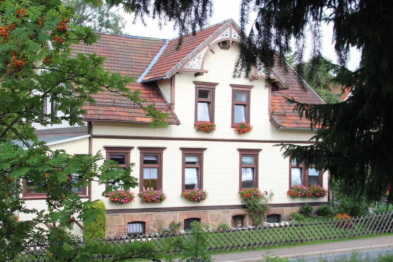 מלון זנקט אנדריאסברג Haus Am Kurpark מראה חיצוני תמונה